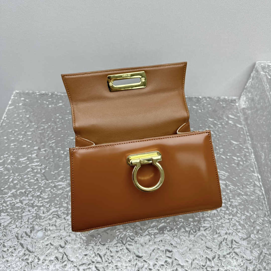 Ferragamo Top-handle Bag-21*13*8.5CM