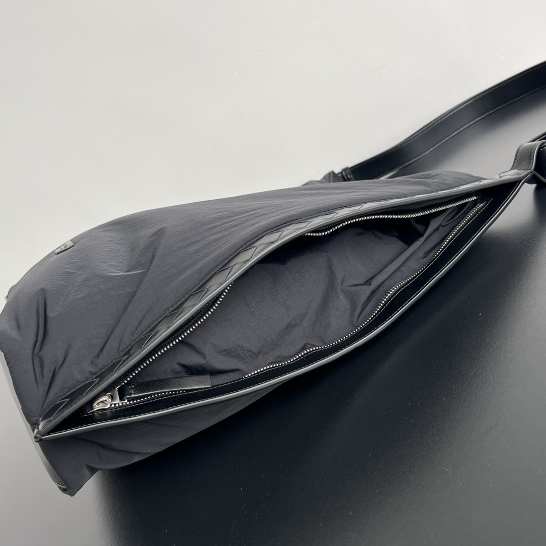 bo*te*ga Ve*ne*ta large crossroad bag-45*43*12cm