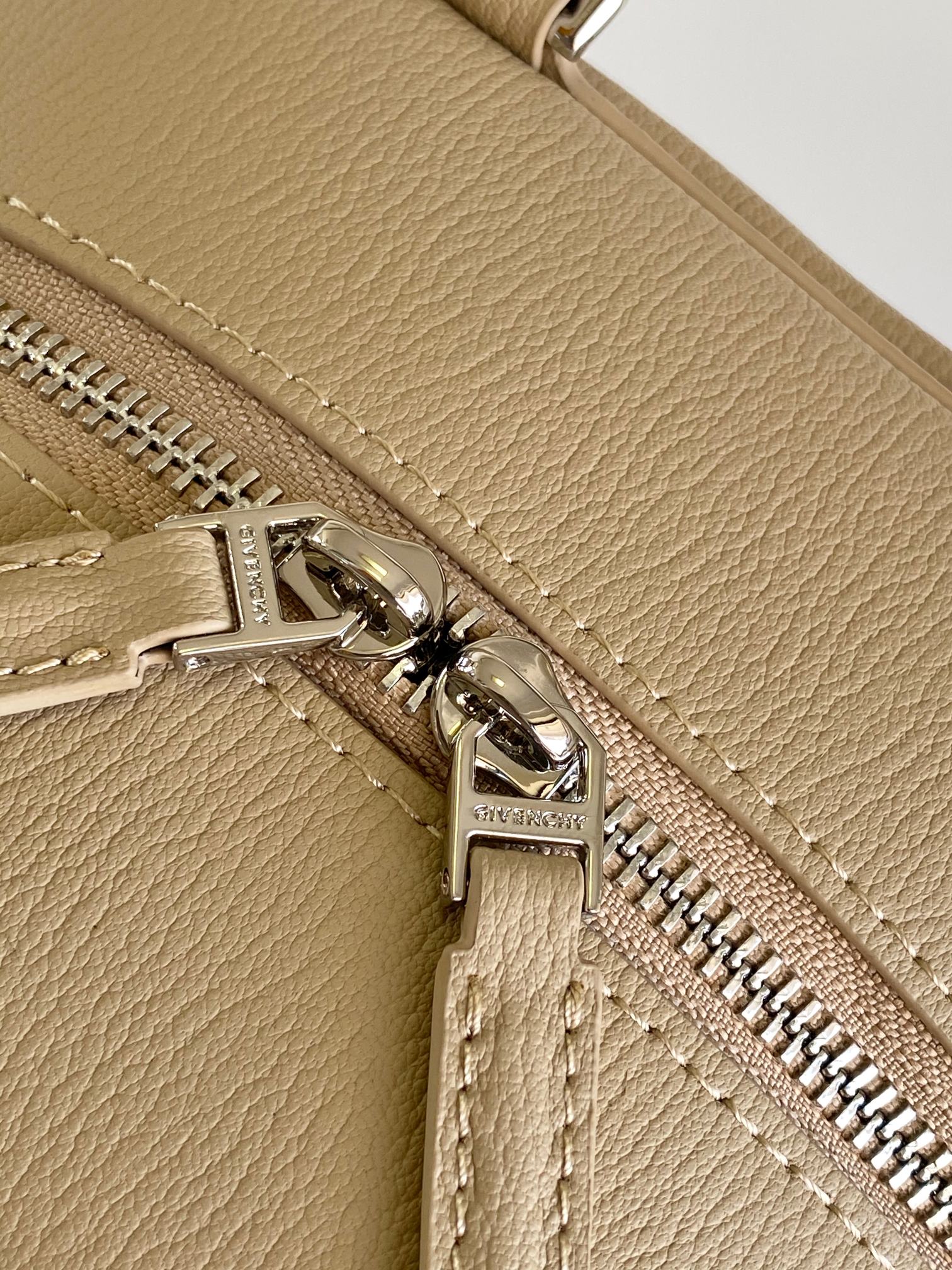 G1uenchy anyigona cube tote-13*19*22cm