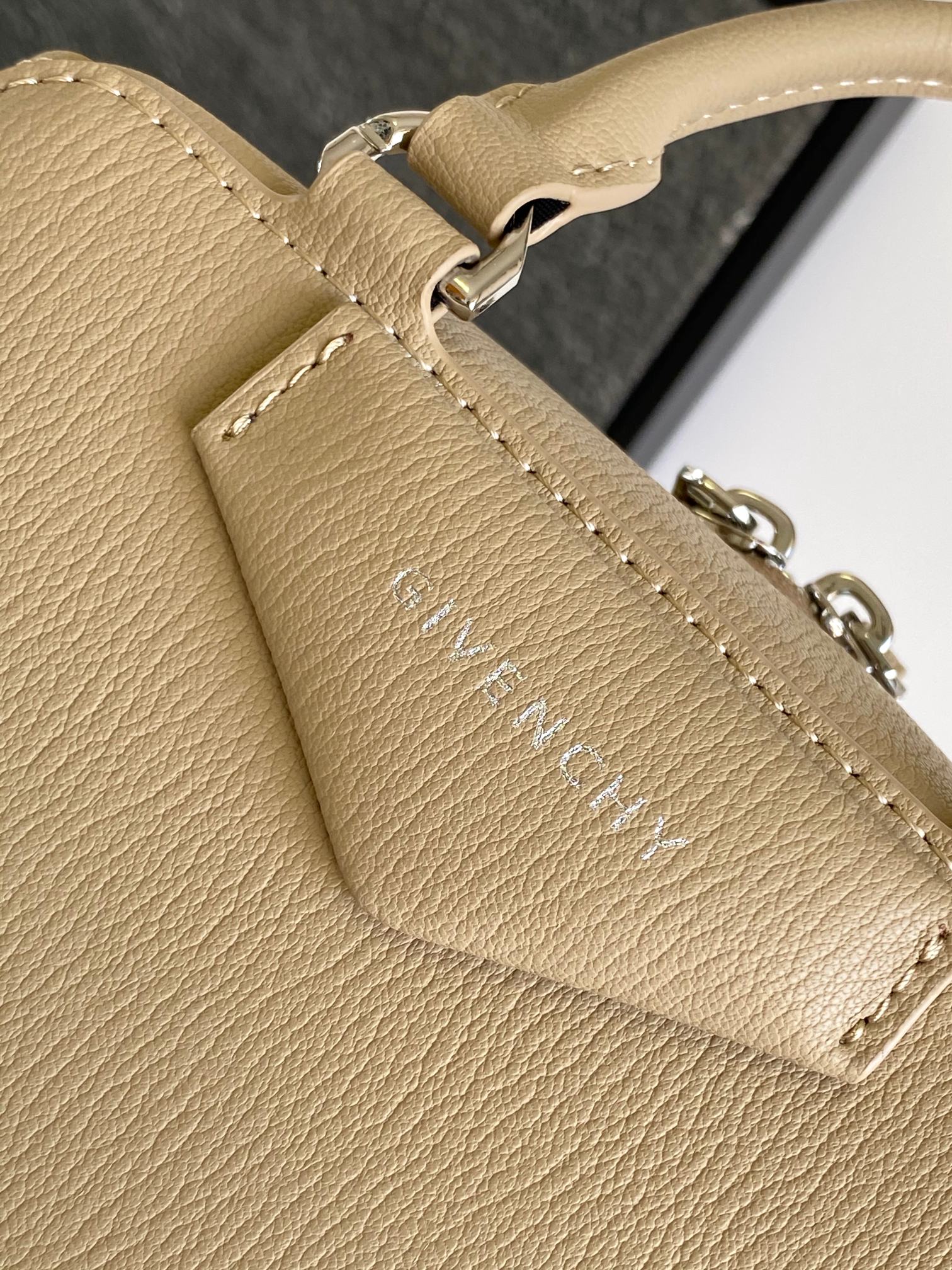 G1uenchy anyigona cube tote-13*19*22cm