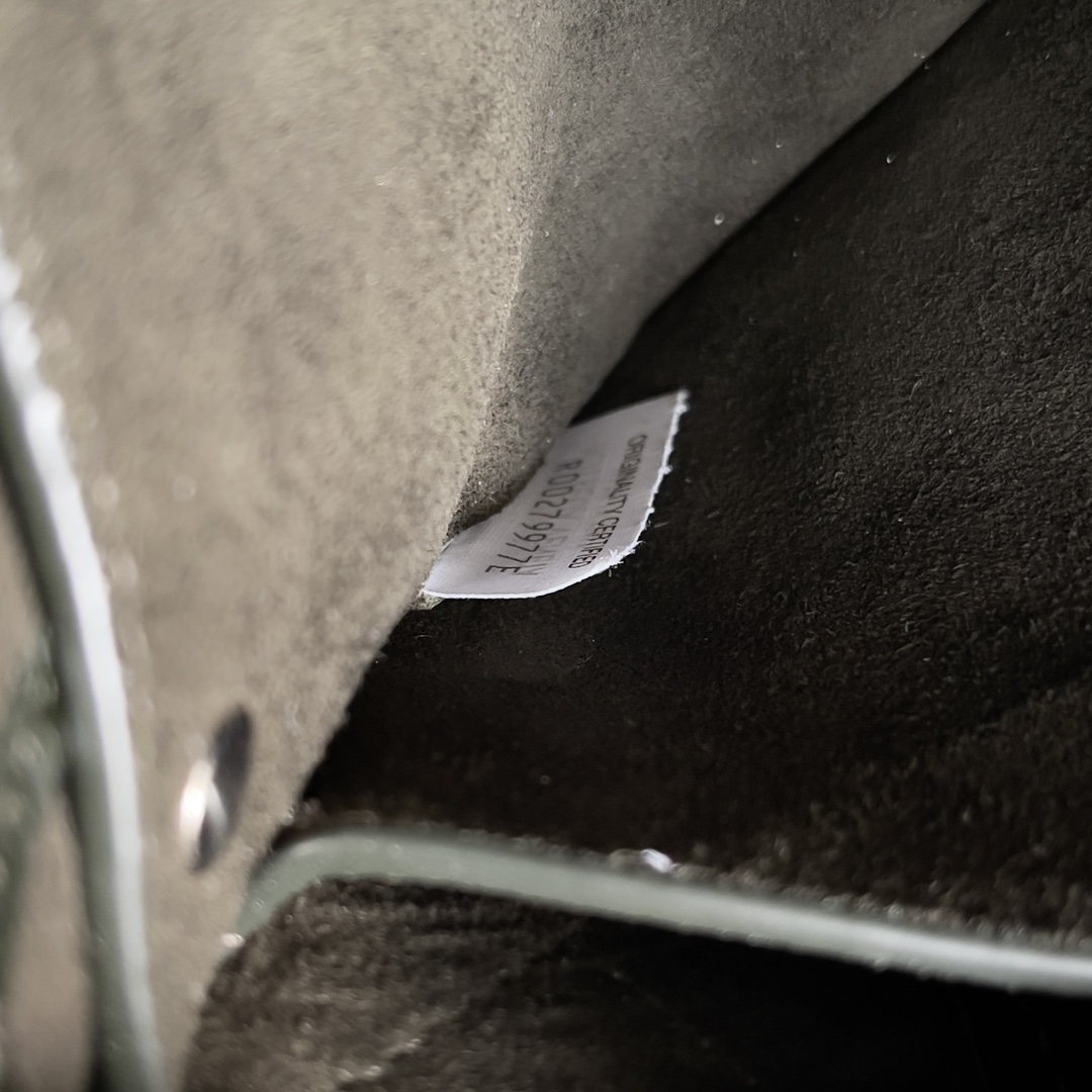 bo*te*ga Ve*ne*ta mini cassette bag-21*13*6.5cm