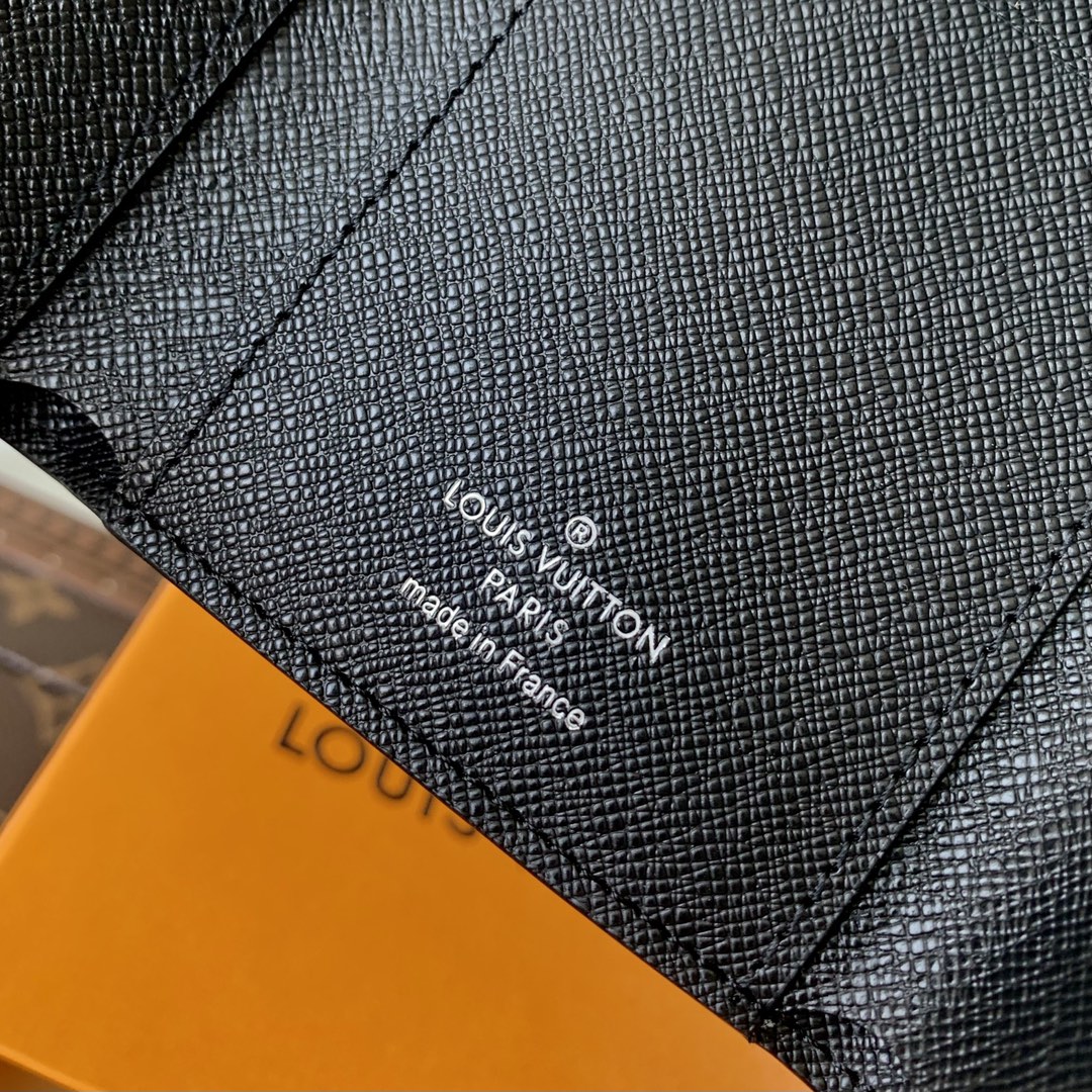 l0*is V*t0nvictor wallet-m12598-11.5 x 9 x 2.5cm