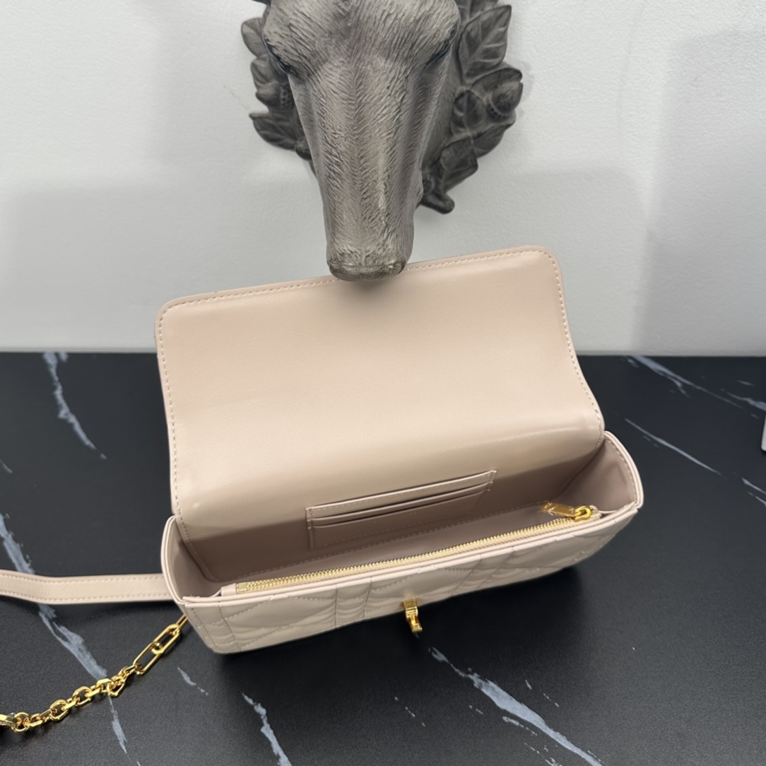 D*or miss daisy bag-22*12.5*4cm