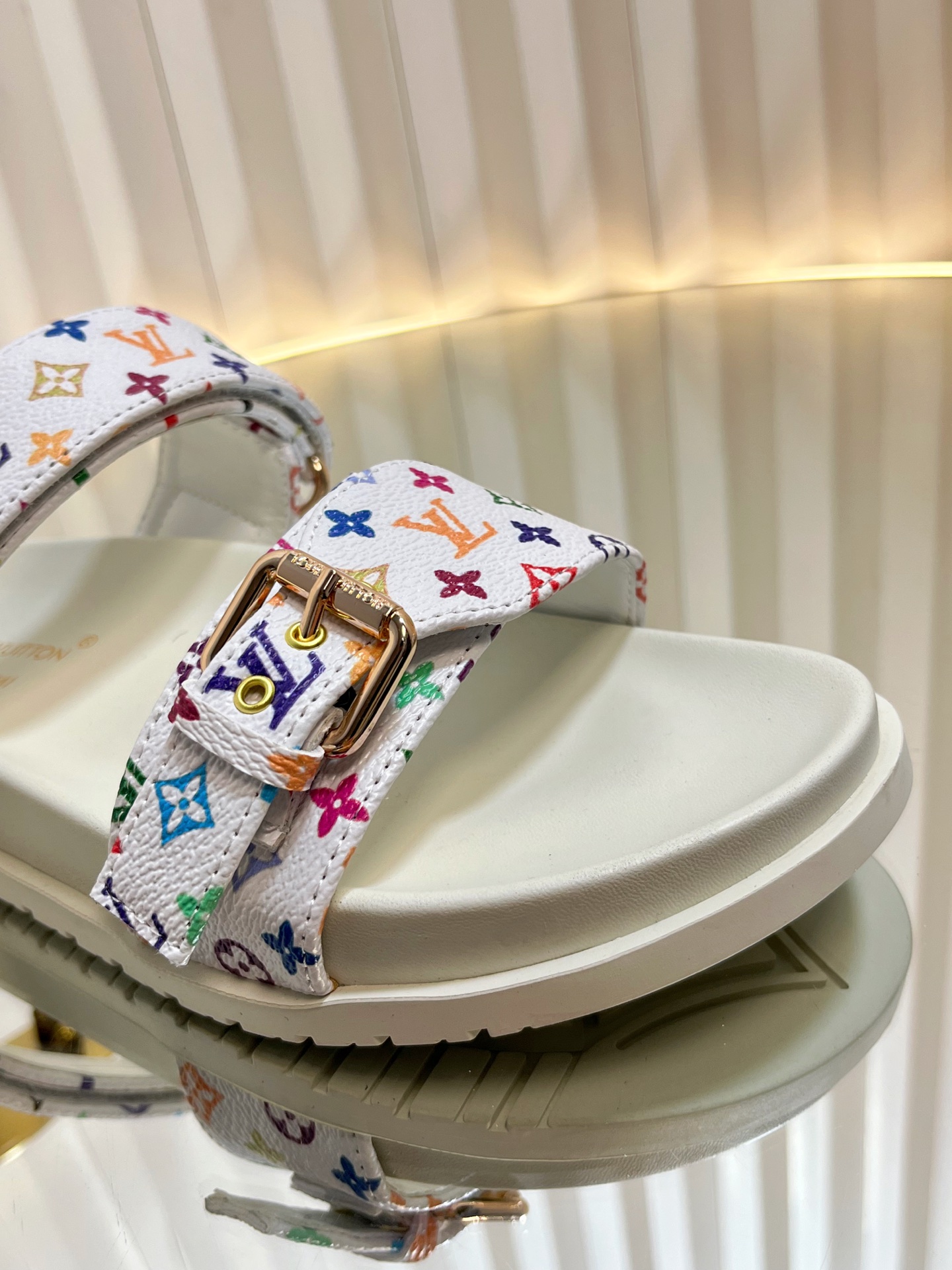 l0vis Vvtt0n sandals-3cm