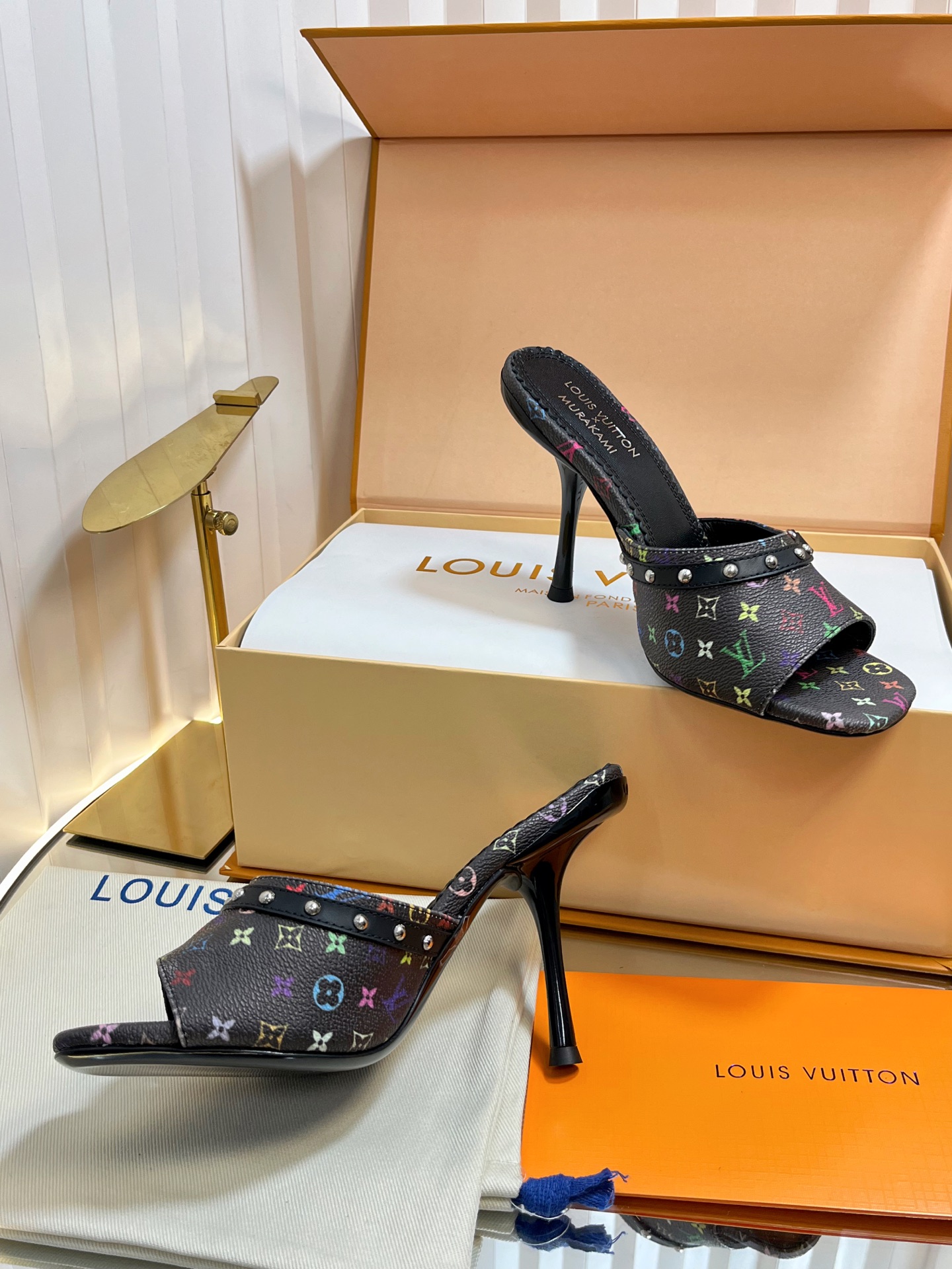 l0vis Vvtt0n sandals-9cm