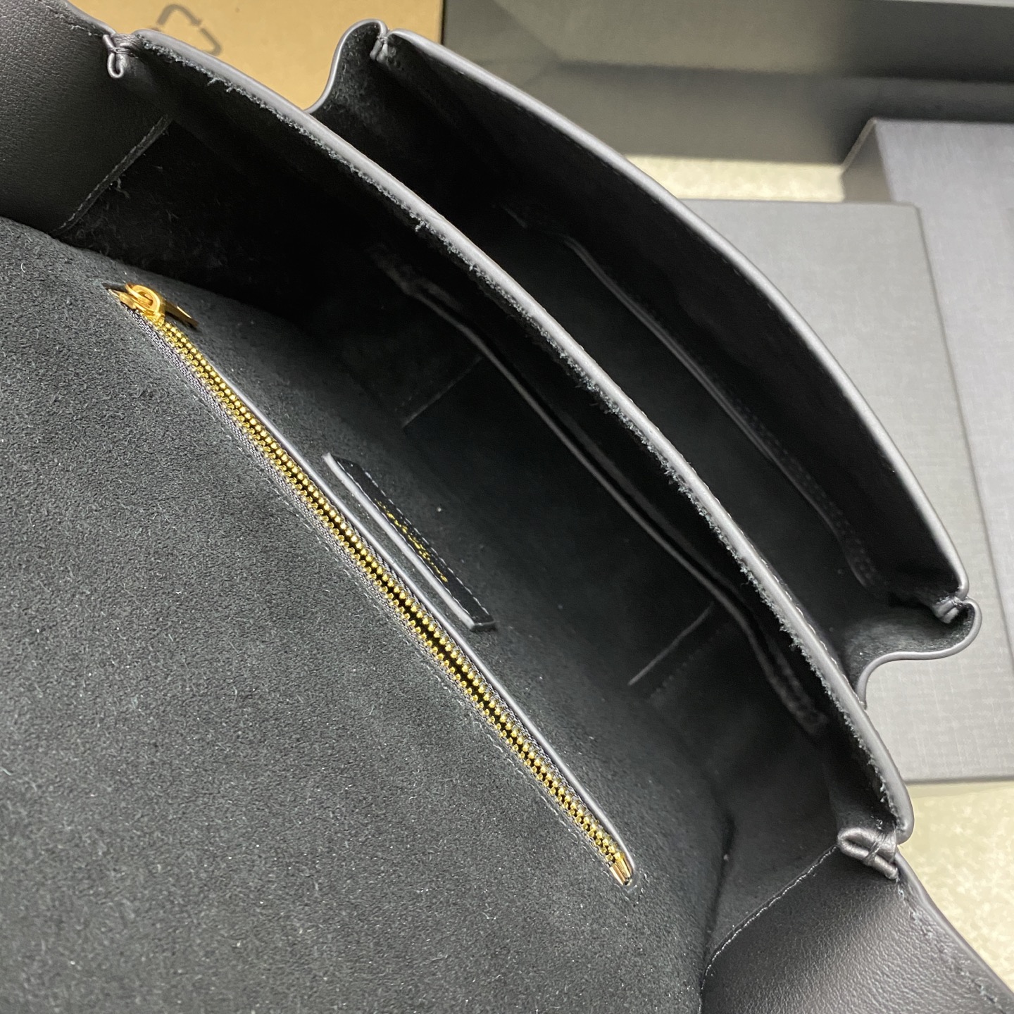 Sa1nt Lau*nt niki besace cross body bag-21.5x16x8cm