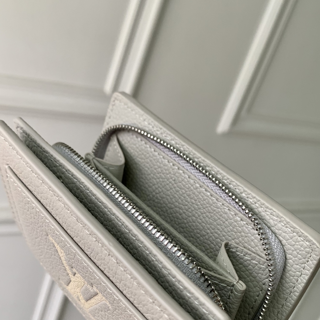 LV Milkieway Wallet-11 x 8.5 x 3.5CM