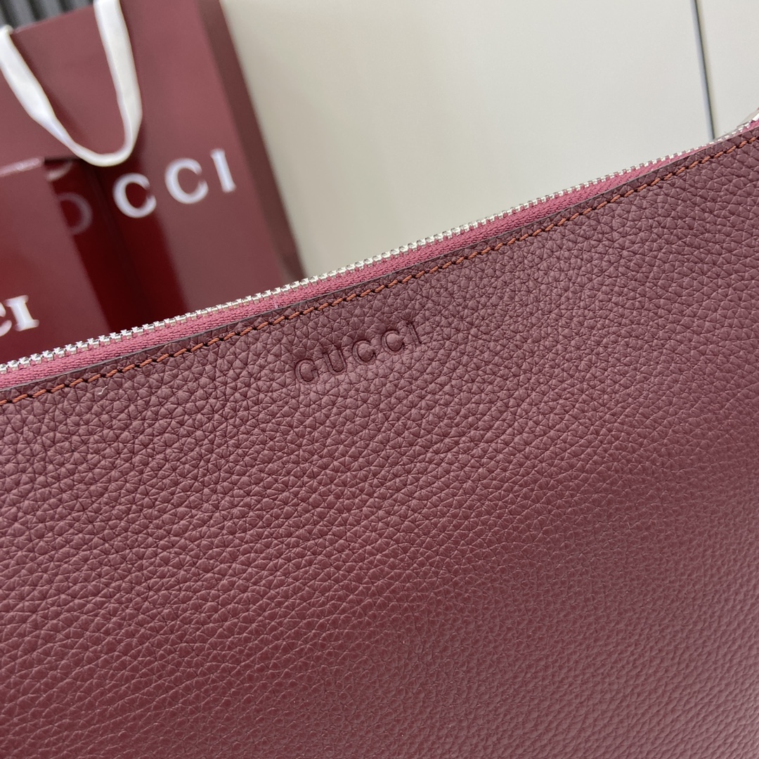 Gvc*1 Gvc*1 body bag-23 x 18.5 x 2 cm