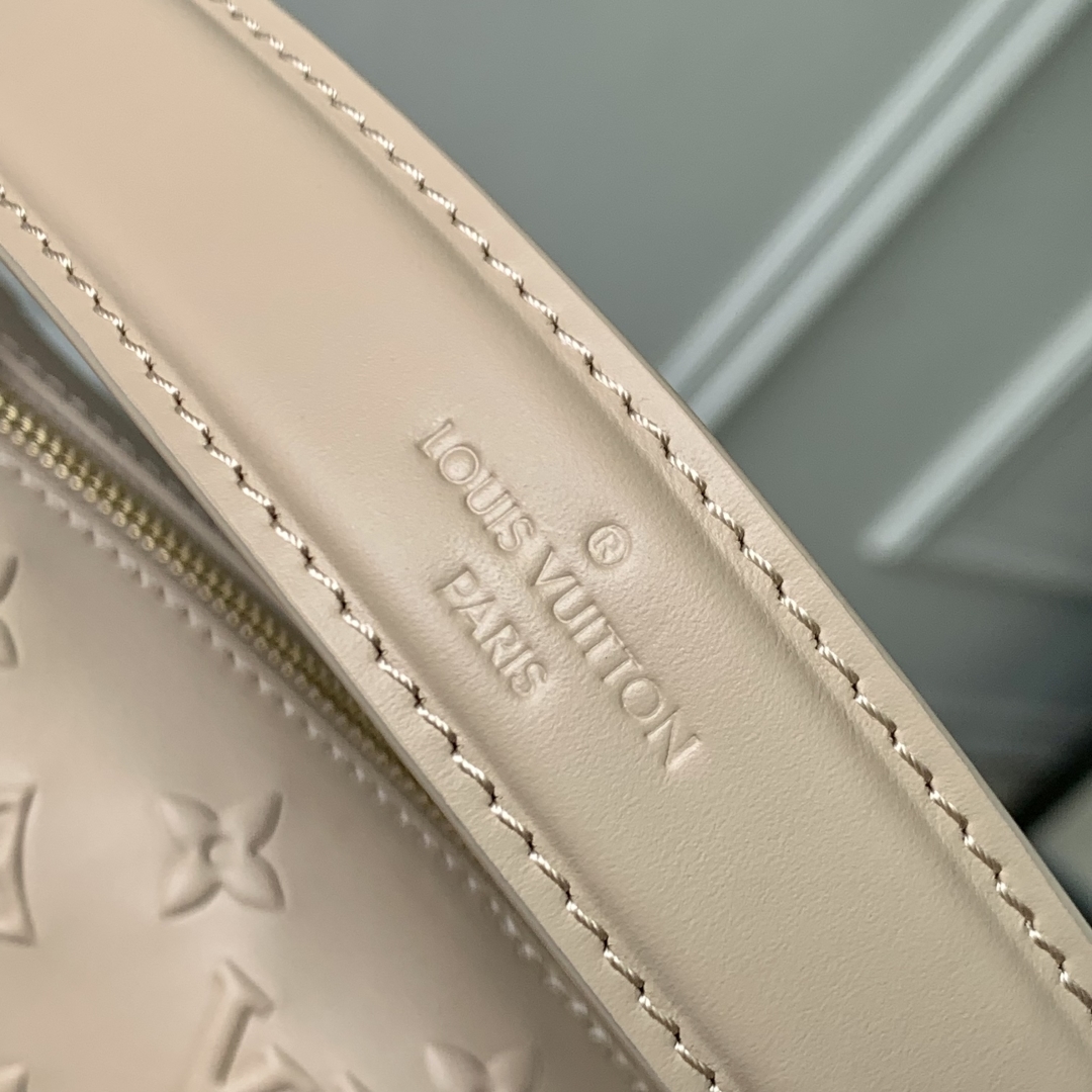 l0vis Vvtt0n side trunk pm-19 × 12.5 × 7.5cm