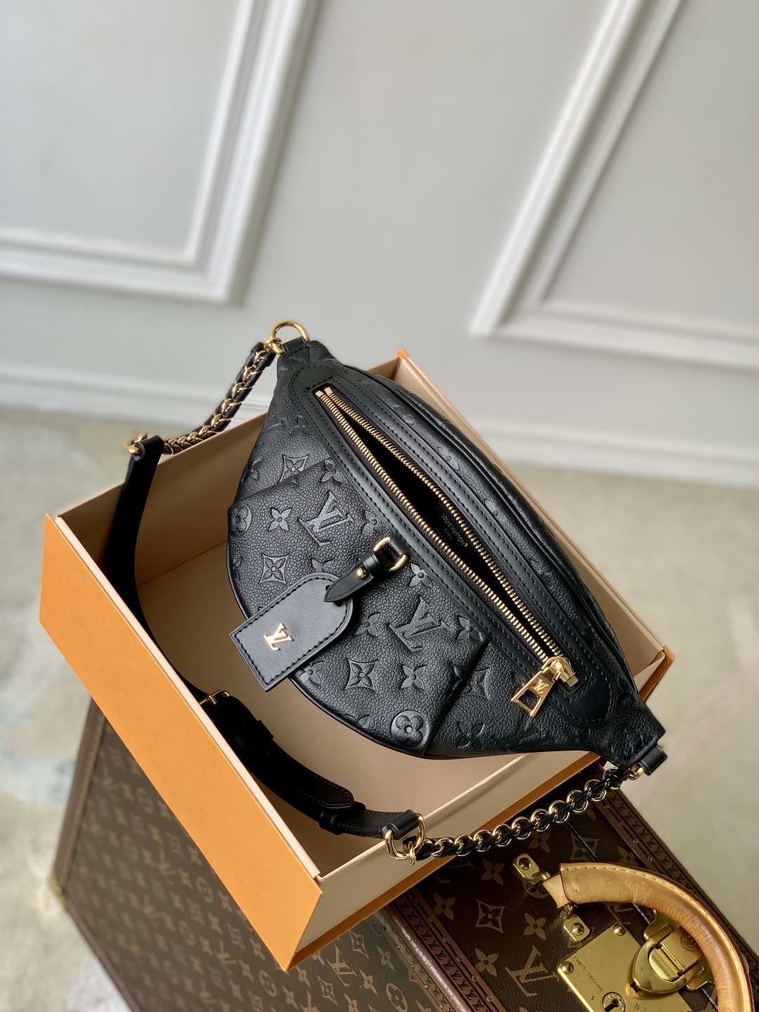 l0vis Vvtt0n high rise bumbag-31 x 15 x 6cm