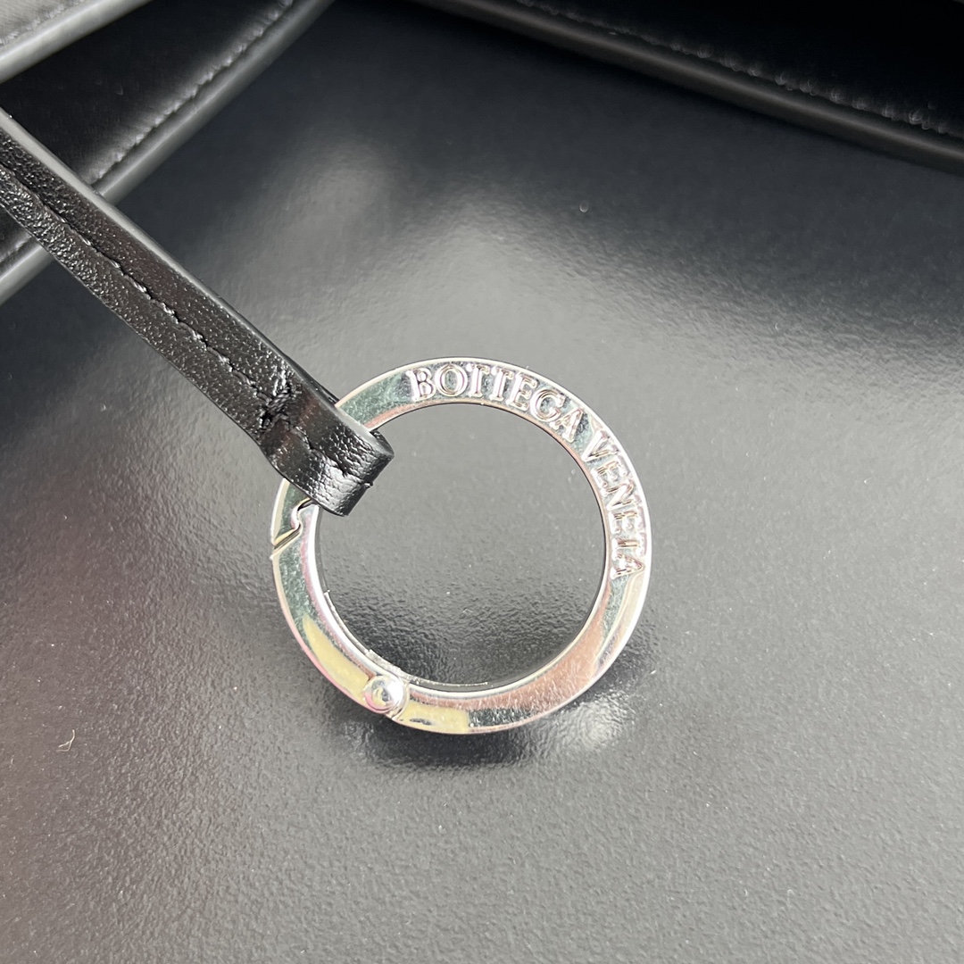 b0tt*ga Ven*ta tote-35*44*17cm