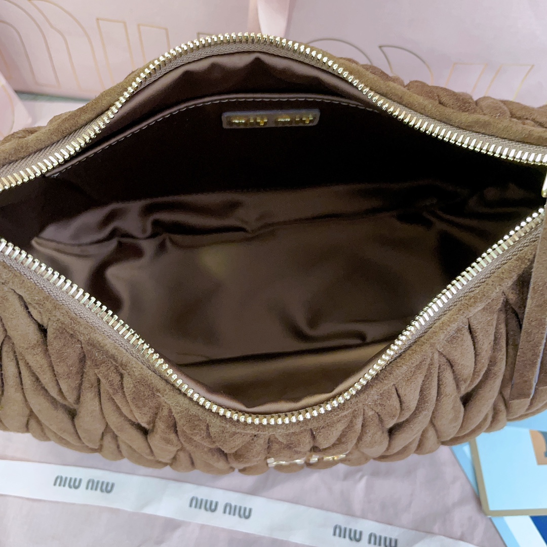 M1v wander bag-29 x 24 x 10cm