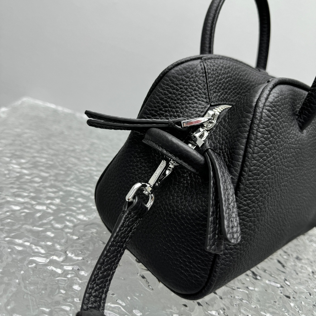 Ja*qvemvs le turismo bag-26*17*11cm