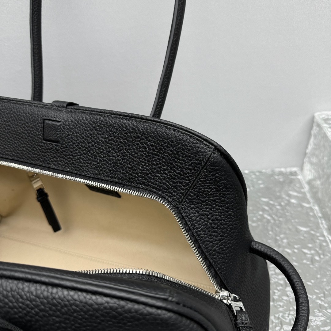 Ja*qvemvs le turismo bag-39*23*17cm