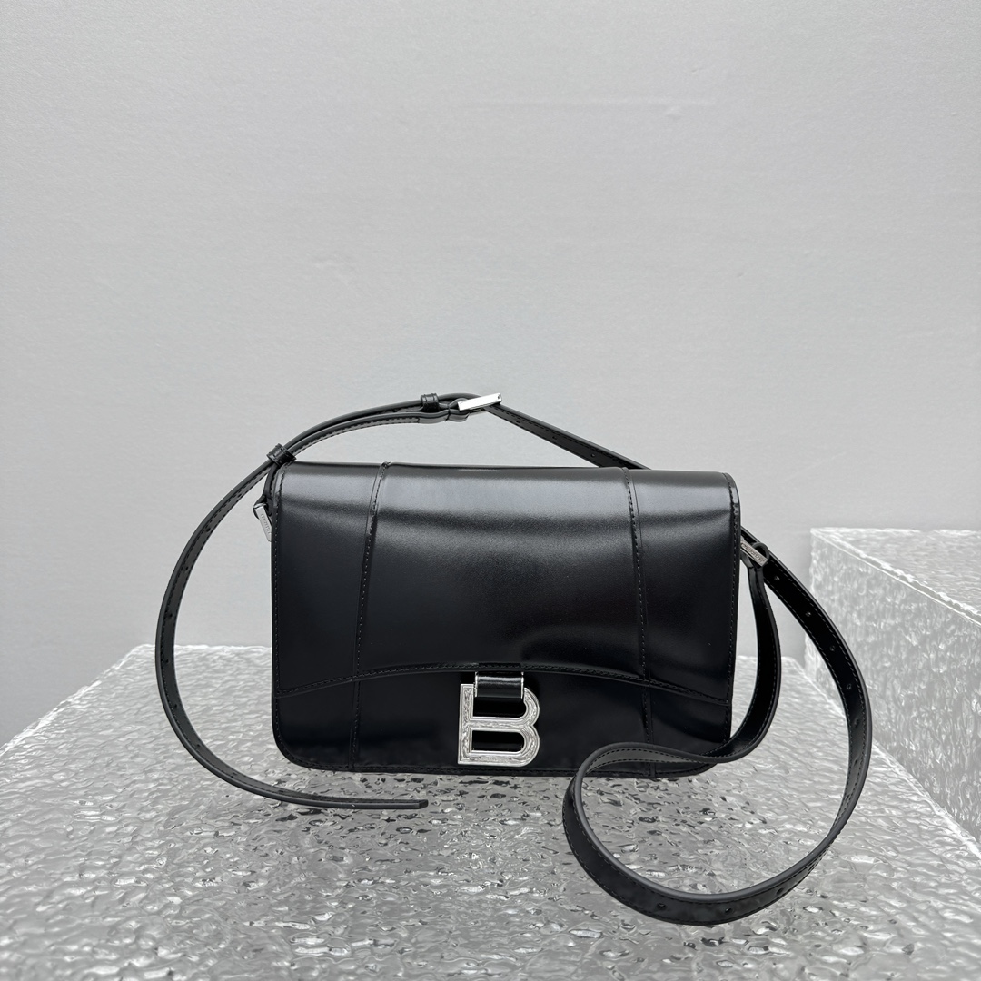 Ba1en*iaga hourglass bag-26*18*7cm