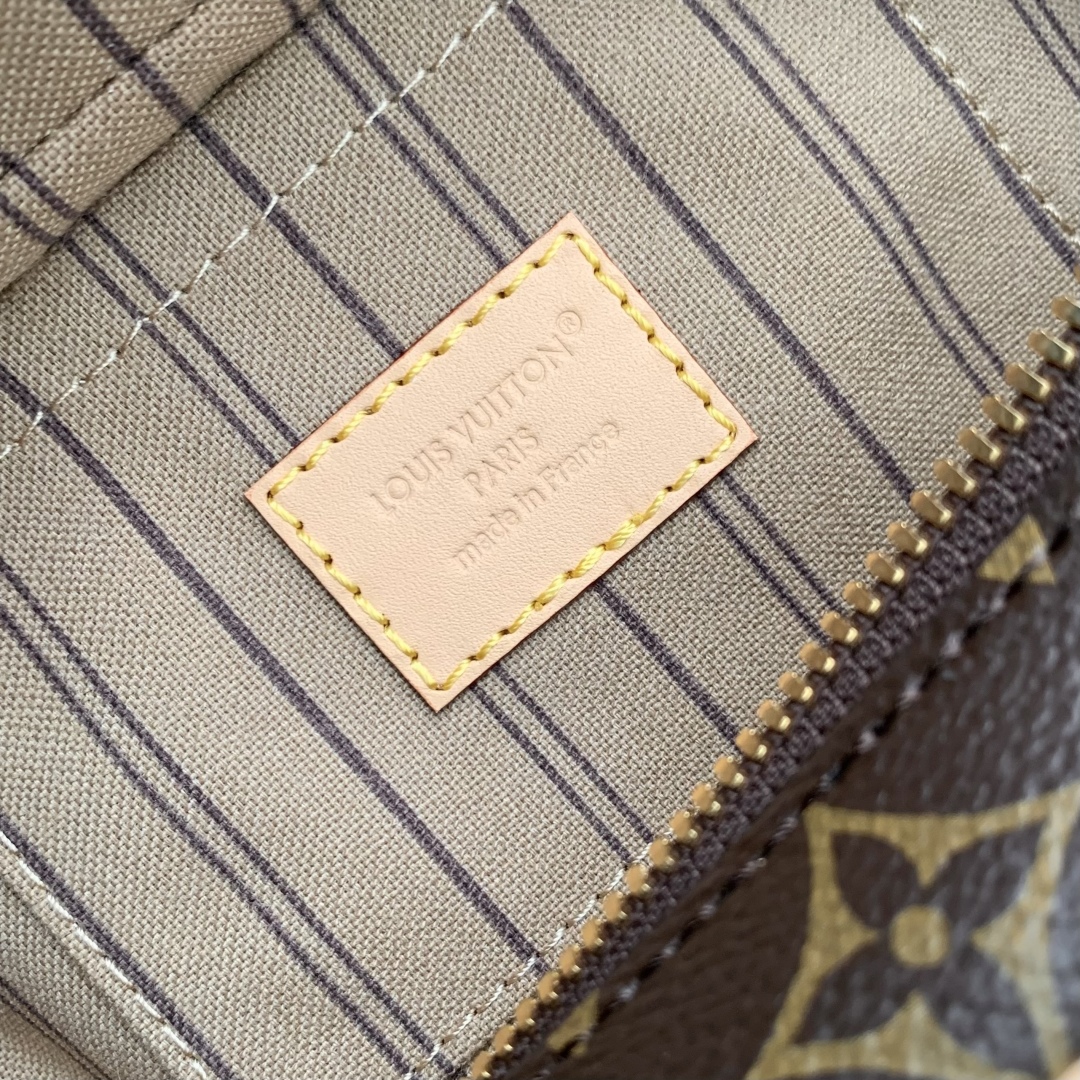 l0vis Vvtt0n hang on monogram handbag-m47031-11.5 x 6.5 x 26 cm