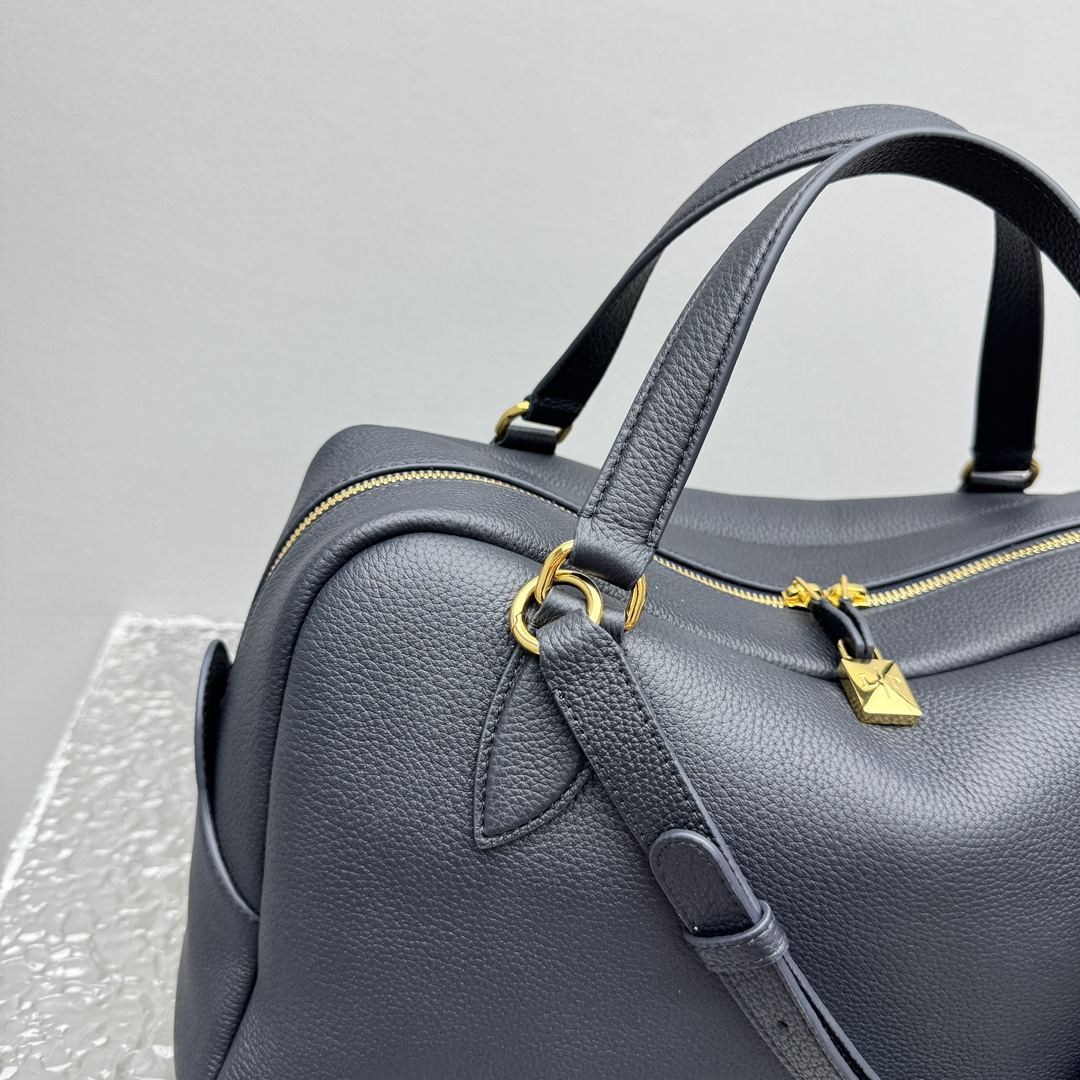 L0r0 P1ana needle bag(navy blue)-38*21*18cm