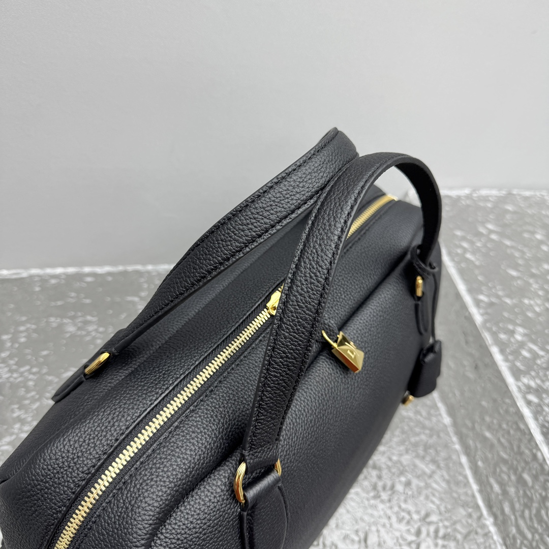 L0r0 P1ana needle bag(black)-38*21*18cm