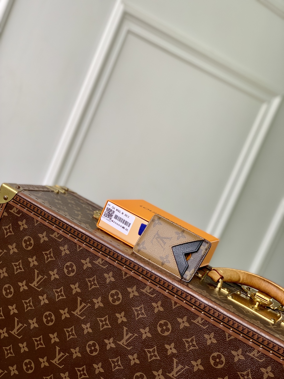 l0vis Vvtt0n magnet card holder-m25654-9x 0.5 x 6.5cm