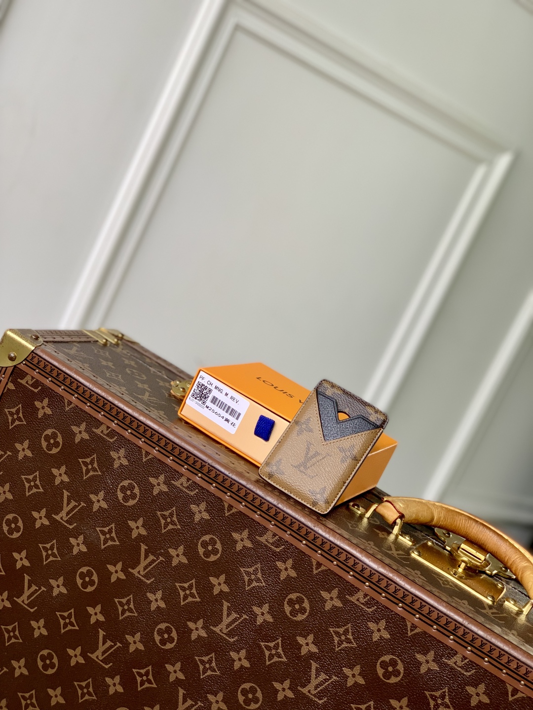 l0vis Vvtt0n magnet card holder-m25654-9x 0.5 x 6.5cm