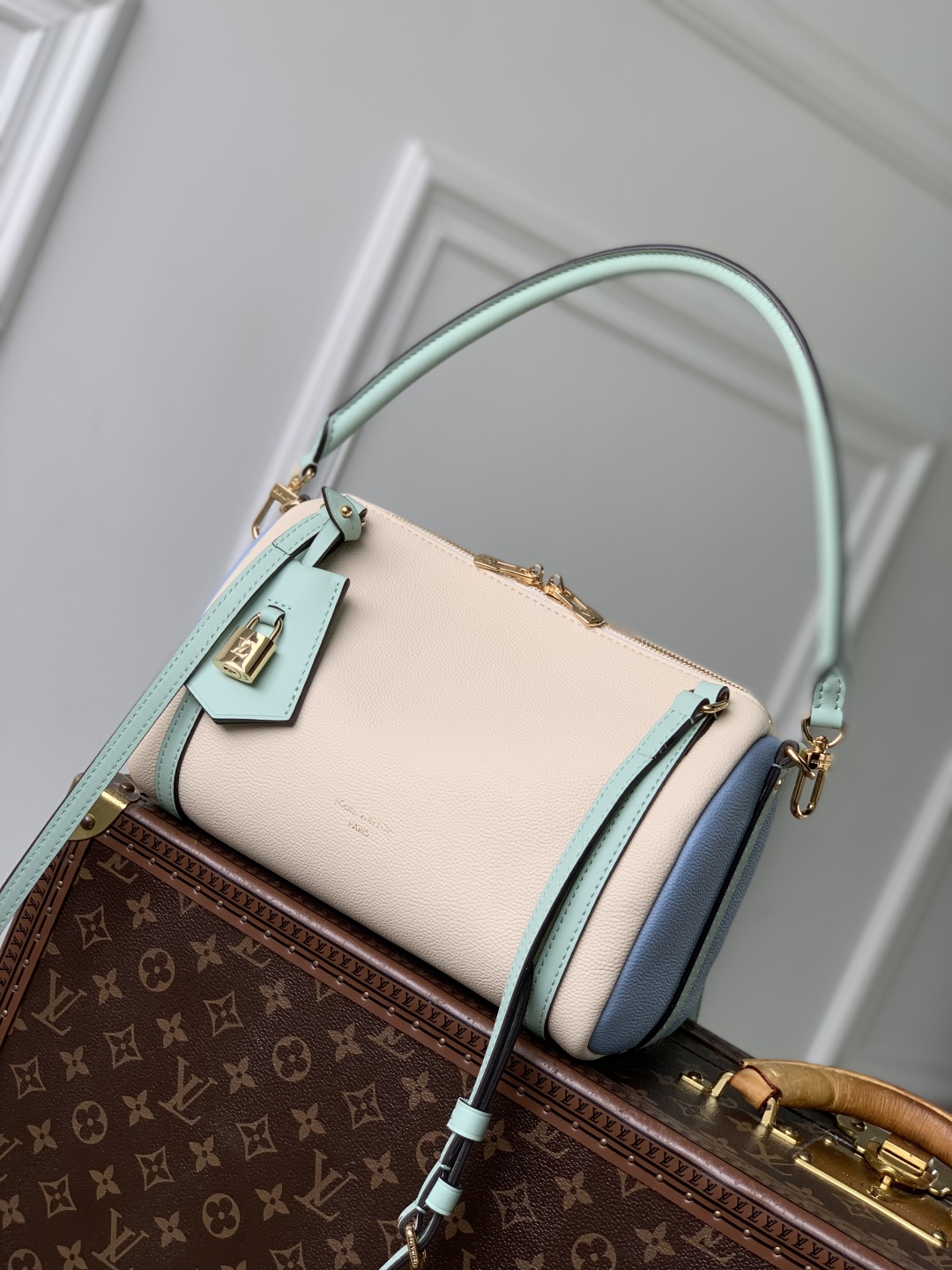 l0vis Vvtt0n express handbag-m26039-17 x 13.5 x 26cm