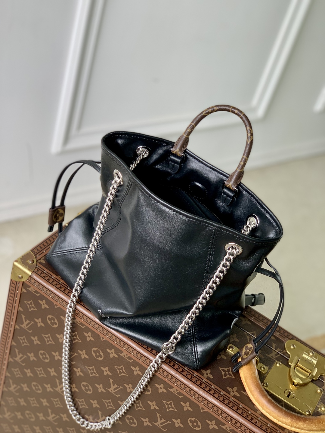 l0vis Vvtt0n vibe off duty backpack-25 x 10 x 24cm