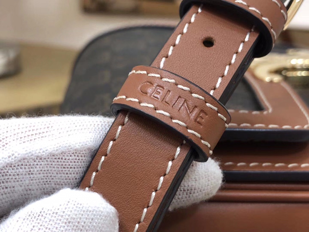 Celin Triomphe Shoulder Bag-18.5X 14 X 6CM