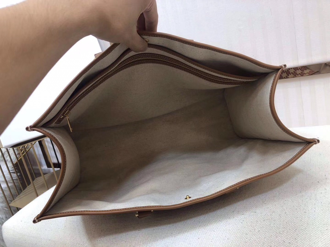 Celin Cabas Triomphe Tote-43*31* 15CM