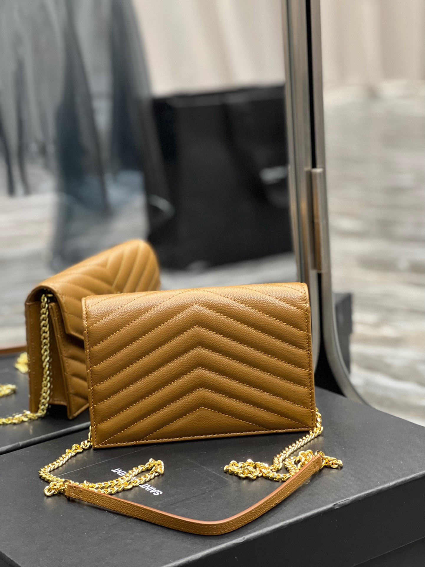 Y*L wallet on chain-19x11.5x4cm