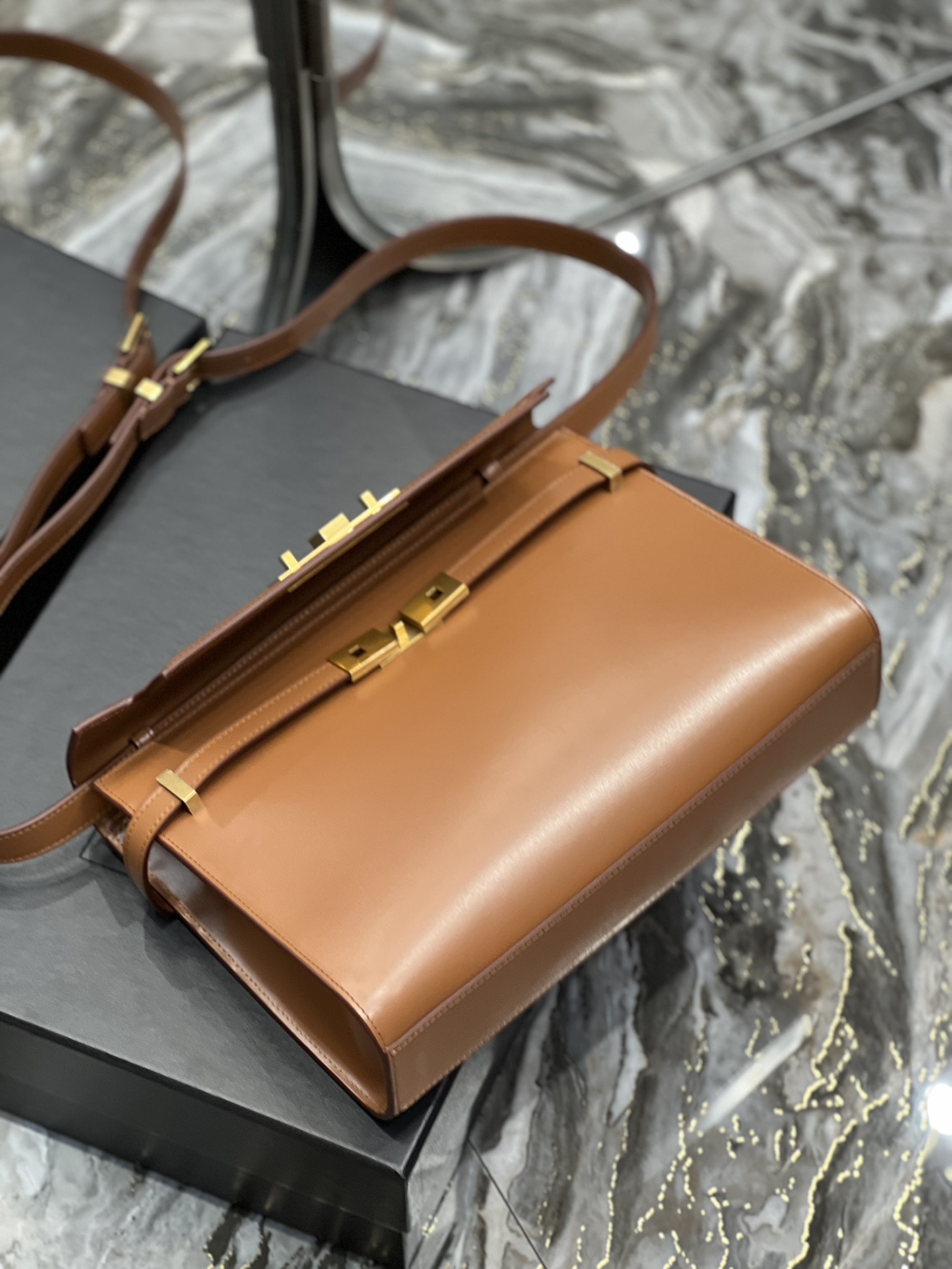 Y*L manhattan-29x20.5x7cm