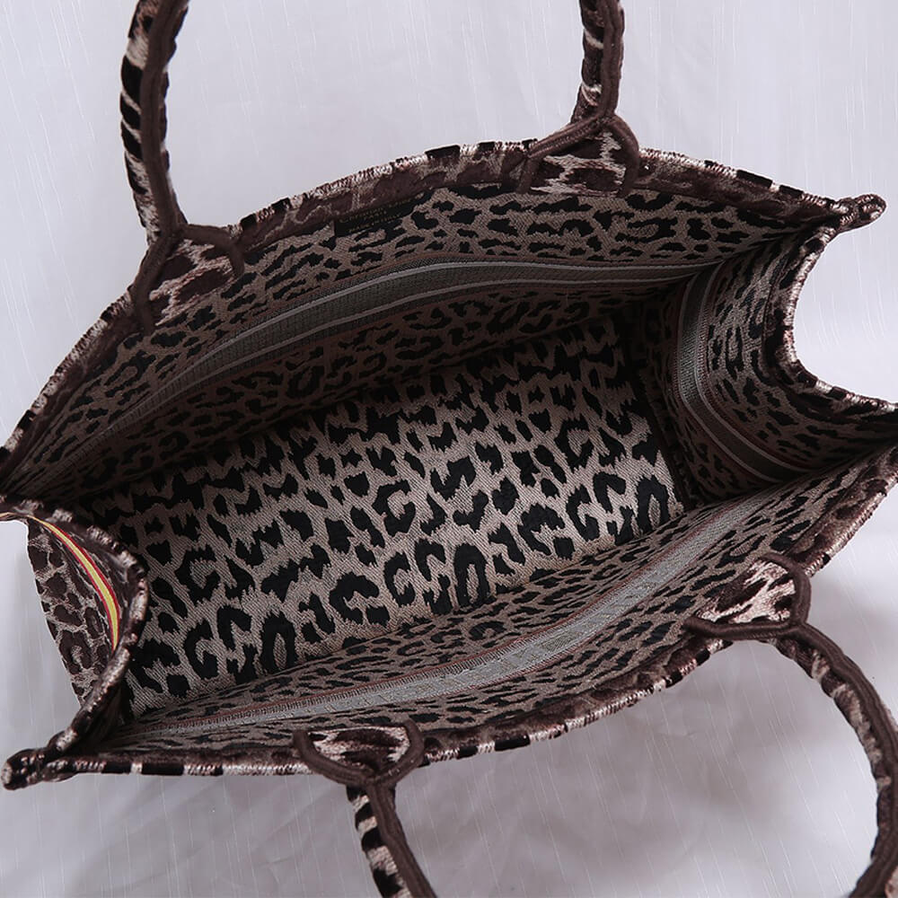 large D*or book tote