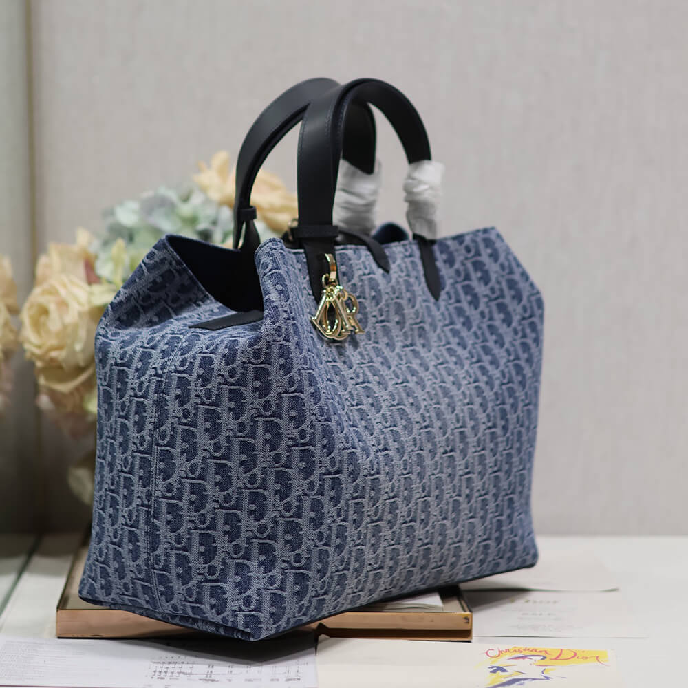 large D*or toujours bag