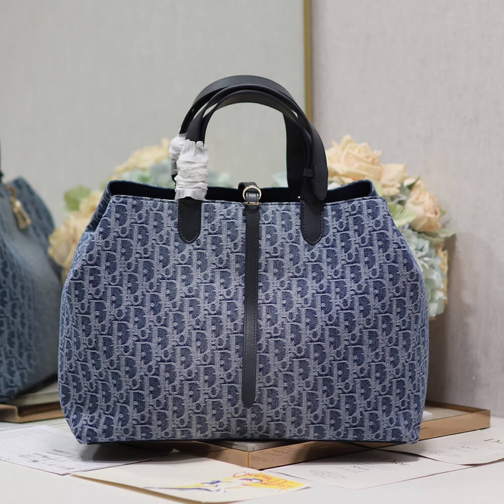 large D*or toujours bag