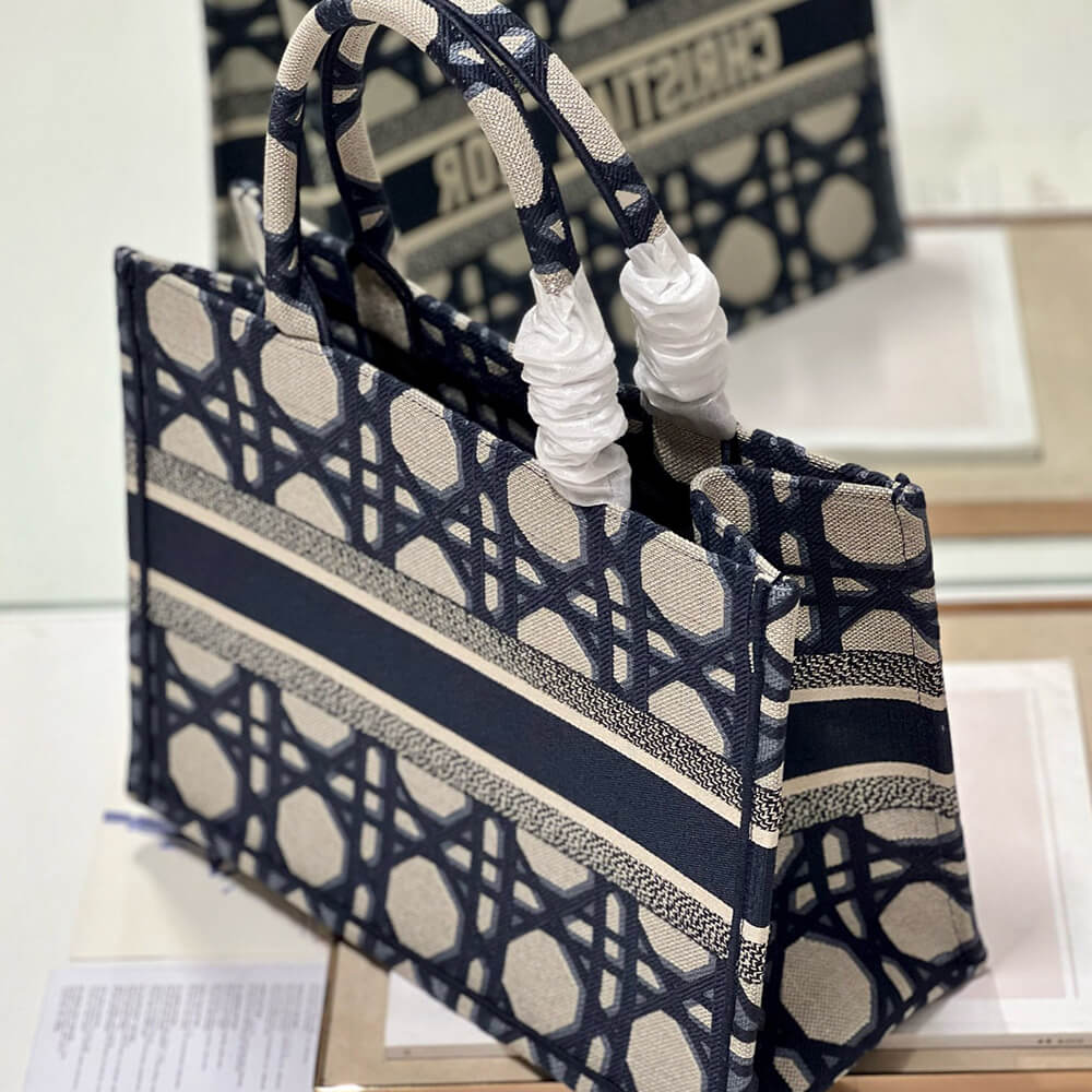 medium D*or book tote