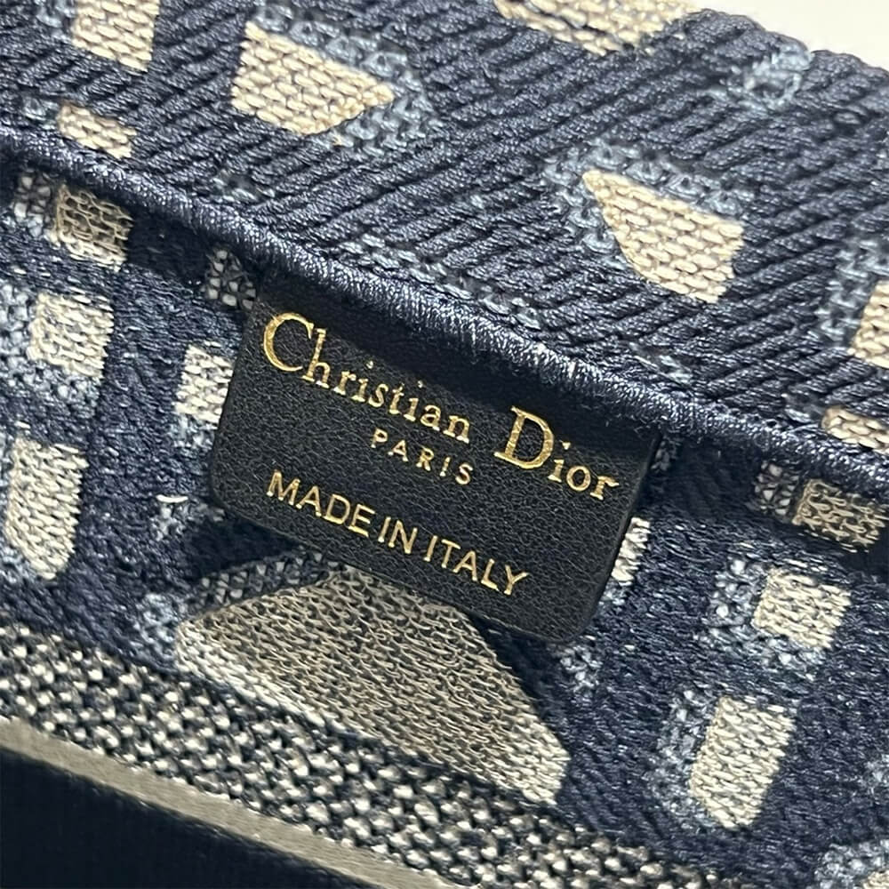 medium D*or book tote