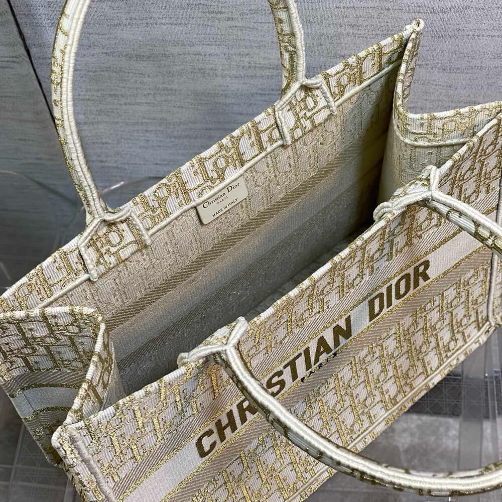 medium D*or book tote