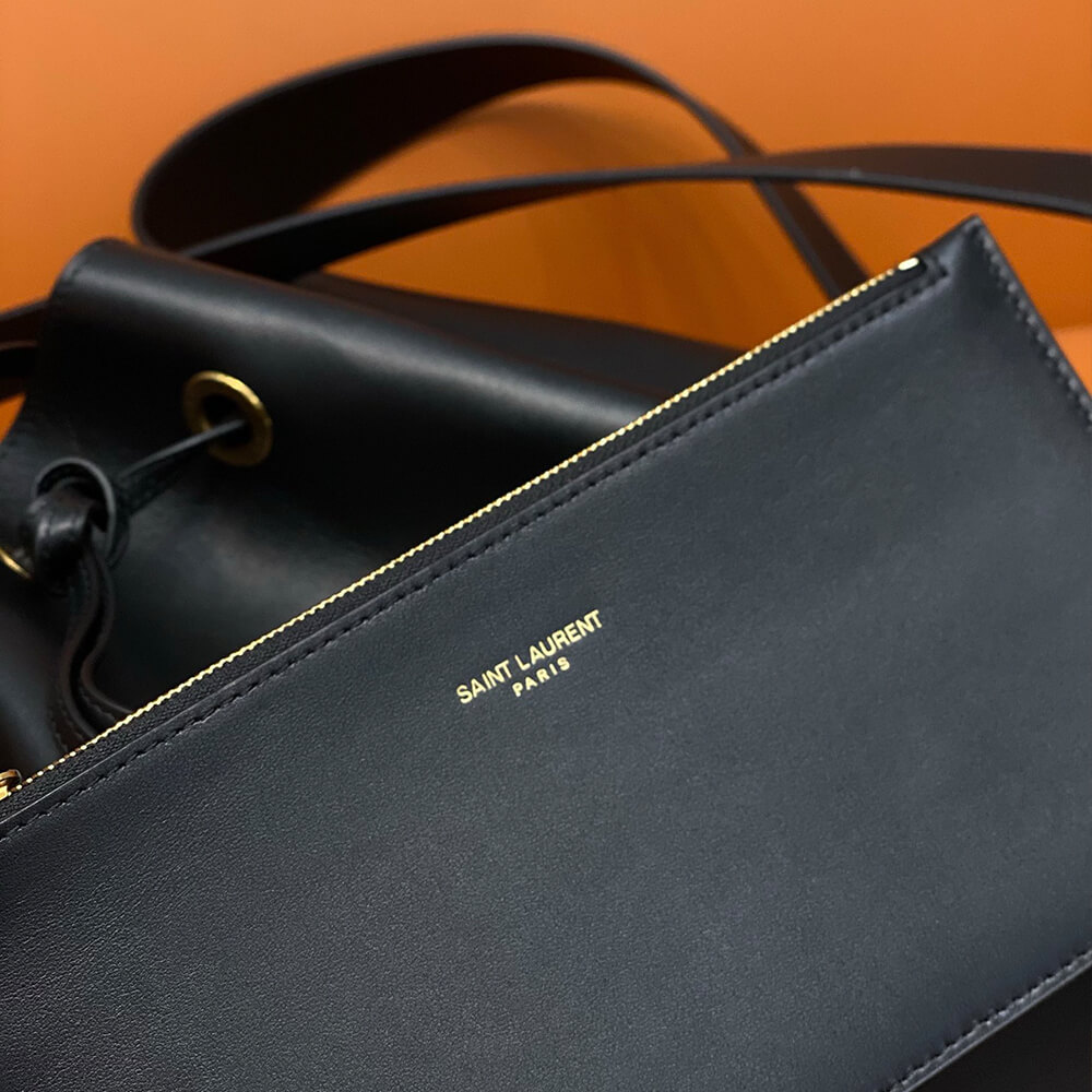 YSL PARIS VII large flat hobo bag in smooth leather(high-end grade)